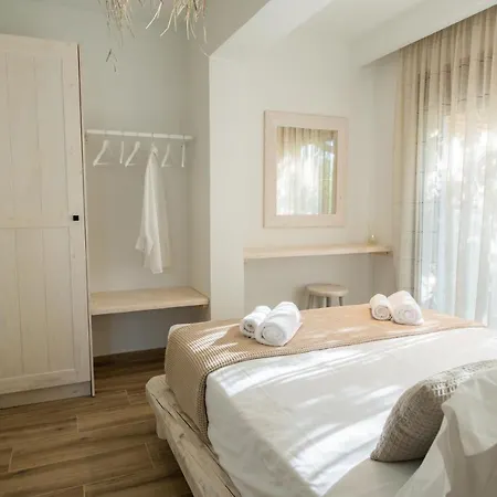 Aesthisis Sensational Kolymbia