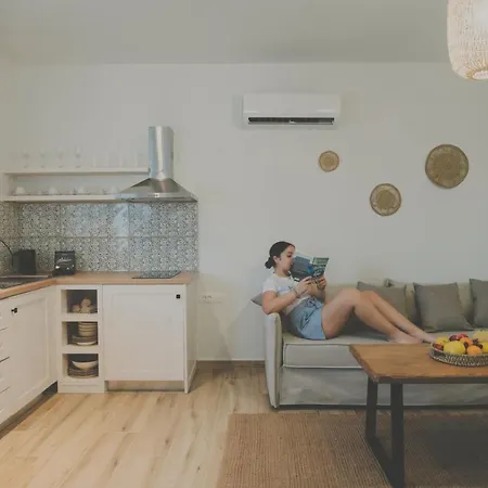 Aesthisis Sensational كولومبيا